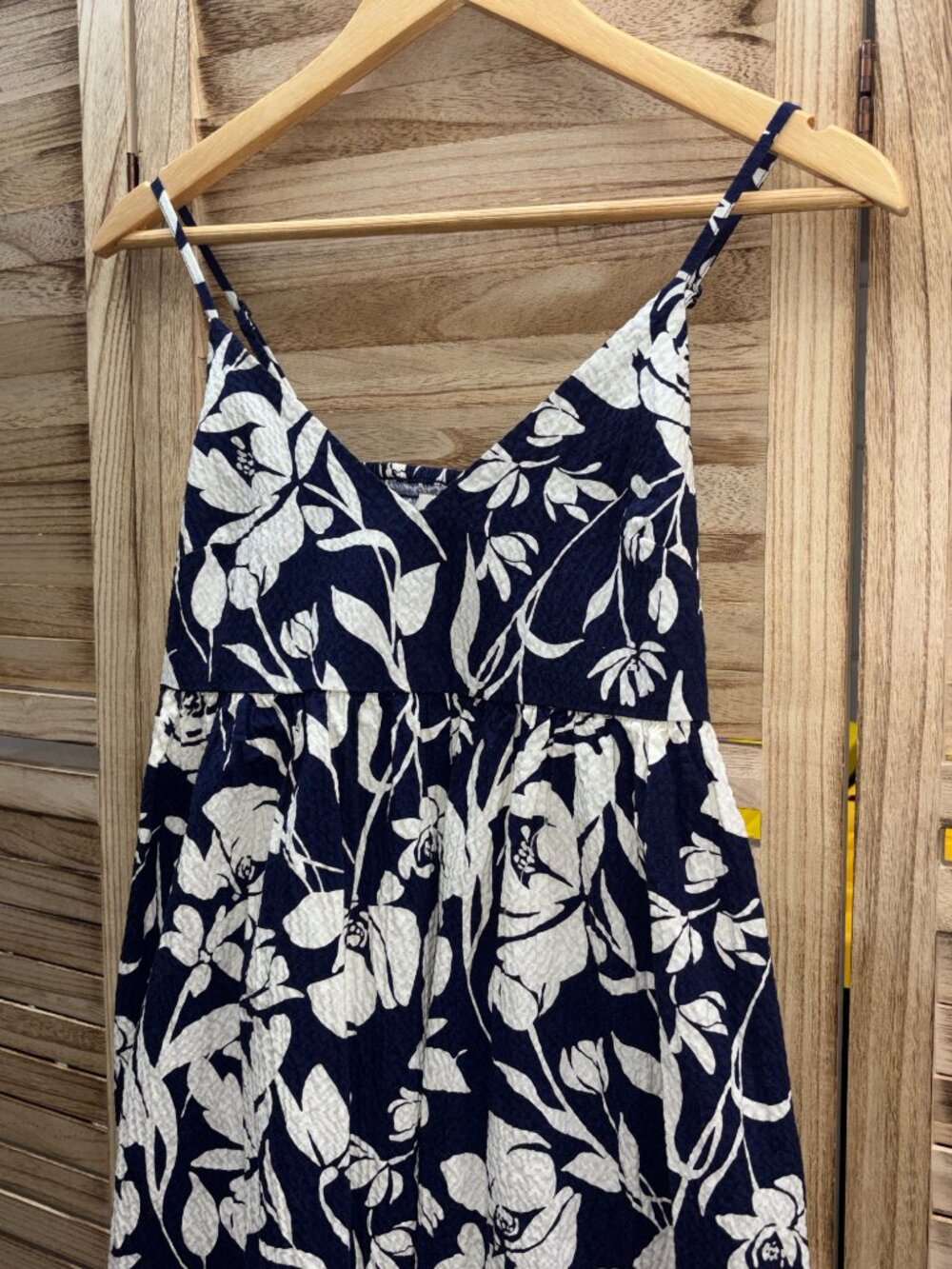 A New Day Floral Seersucker Maxi Dress Navy Cream Pockets Smocked Back XS - Picture 2 of 8